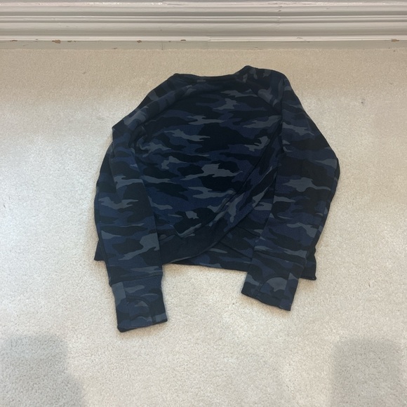 Athleta long sleeve shirt - Picture 2 of 3